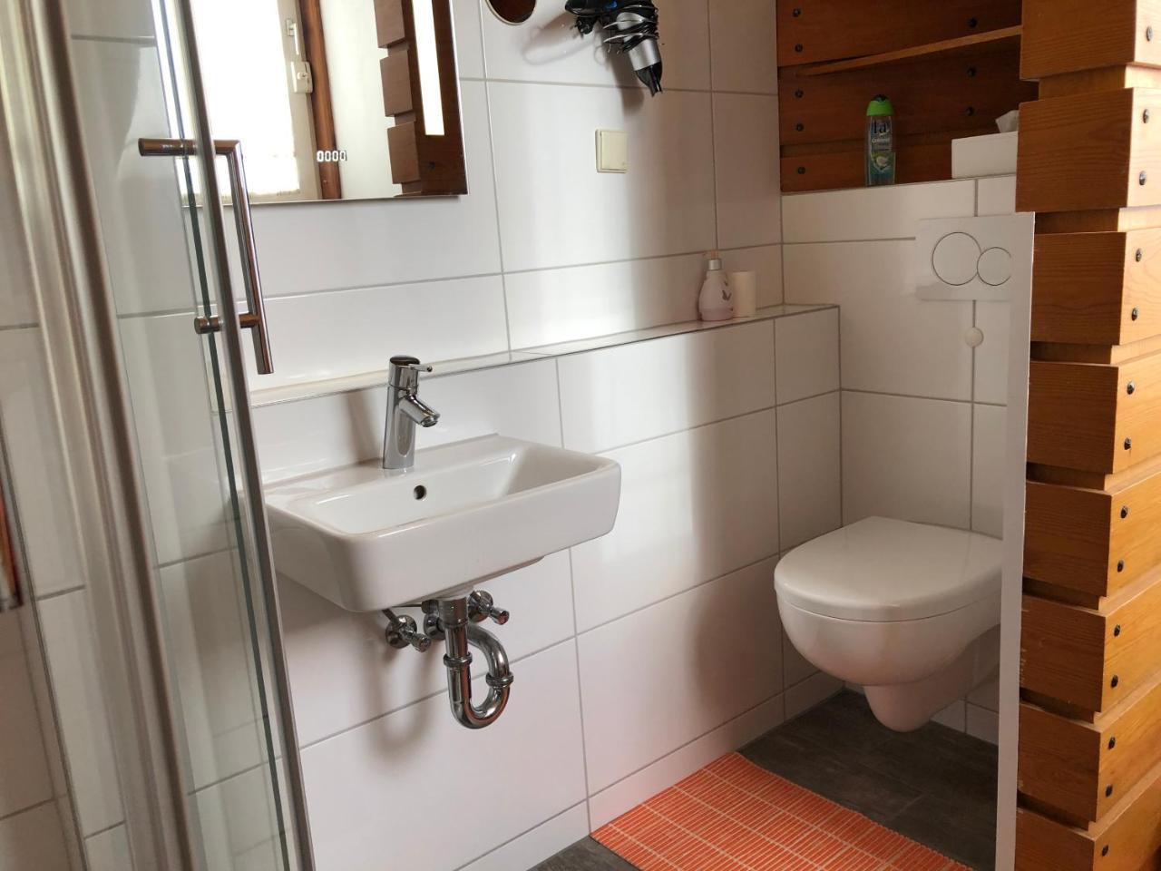 Messezimmer 4u Guest house Dusseldorf